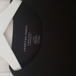 American Eagle Super Soft Black Crew Neck Thermal. Size Mens small